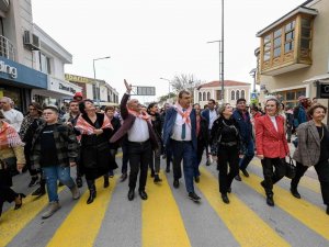 Seferihisar’da Mandalina Şenliği Renkli Anlara Sahne Oldu