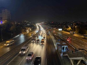 İ̇stanbul’da Okullar Açıldı, Trafik Yoğunluğu Başladı