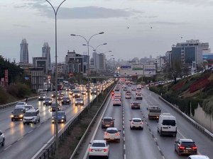 İ̇stanbul’da Ara Tatil Sonrası Trafik Yoğunluğu Oluştu