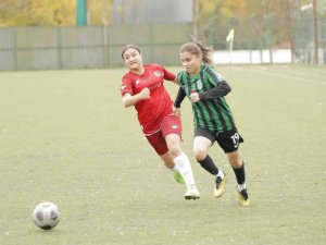 Horozkent’in Kızları Puan İle Dönüyor