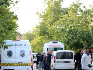 Odunlukta Bıçakla Hayatına Son Verdi