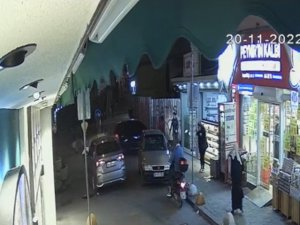 İ̇stanbul’da Sokak Ortasında İntikam Cinayeti Kamerada: 10 Yıl Önce Birini Öldürmüş