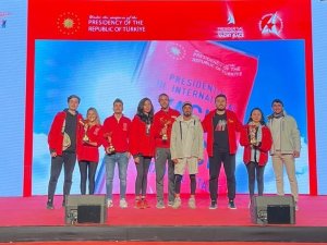 Yelkende 5 Kupa Birden Kazandılar