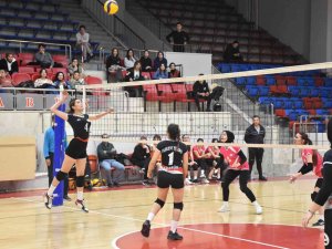 Voleybol Turnuvasının Şampiyonu Asiye Hatun Kyk Oldu