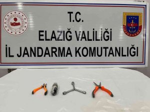 Kablo Çalarken Jandarma Ekiplerine Suçüstü Yakalandı