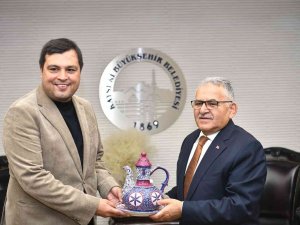 Uşak Belediye Başkanı, Başkan Büyükkılıç’ı Ziyaret Etti
