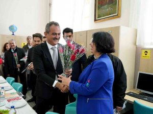 Öğretmenler, Öğretmenevi Restoran Ve Kafelerinden Yüzde 30 İndirimli Yararlanacak