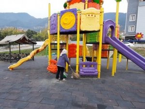 Honaz’da Park Ve Bahçelerin Bakım Çalışmaları Hız Kazandı