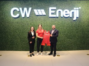 Dünya Şampiyonu Milli Güreşçi, Sponsoru Cw Enerji’yi Unutmadı