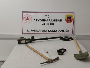 Dedektörle Define Ararken Yakalandılar