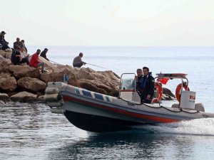 30 Metrelik Falezlerden Düşme İhbarı Deniz Polisini Alarma Geçirdi