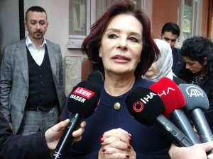 Yeşilçam’ın Yıldızı Hülya Koçyiğit, Bursalı Şehit Astsubayın Ailesini Ziyaret Etti