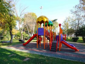 Derince Zübeyde Hanım Parkı Yenilendi