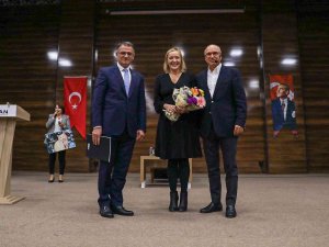 Van Büyükşehir Belediyesinden ’Liderlik’ Konulu Konferans