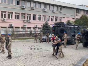 Muş’ta Yakalanan Pkk/kck’lı Terörist İle 2 İş Birlikçi Tutuklandı