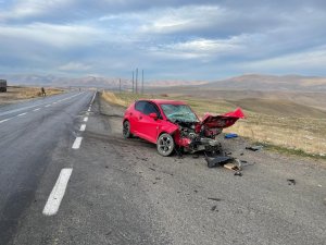 Ağrı’da Tır İle Otomobil Çarpıştı: 1 Ölü