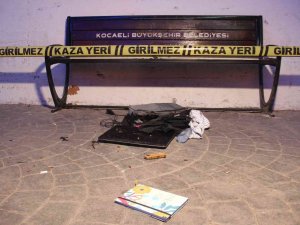 İ̇zmit’te Otobüs Durağındaki Şüpheli Çanta Polisi Alarma Geçirdi