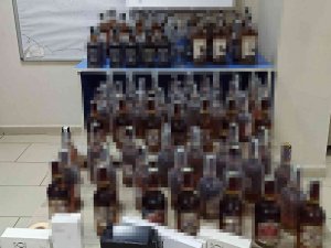 Polisin "Şok" Uygulamasında 91 Şişe Kaçak Alkol Ele Geçirildi