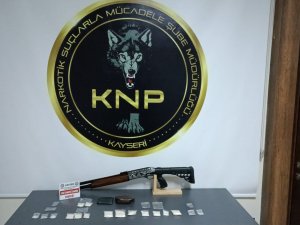 Narkotik Polisleri Uyuşturucuyla Her Türlü Mücadele Ediyor