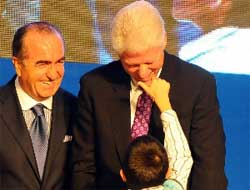 Erkan bebek Clinton'ı duygulandırdı