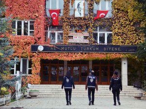 Afyonkarahisar’da Okullara Yönelik Polisten Denetim