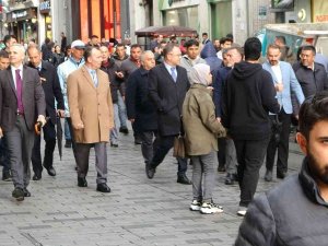 İ̇stiklal Caddesi’ndeki Dükkanlar Denetlendi
