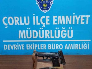 Sürücü İle Yaya Yol Vermeme Yüzünden Birbirine Girdi: 2 Gözaltı