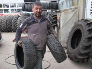 Konya’da Lastikçilerde “Kış Lastiği” Değişim Mesaisi Yoğunlaştı