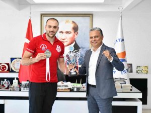 Kızıl Fırtına Avrupa Şampiyonu Oldu