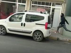 Önce Ateş Etti, Sonra Bıçakladı