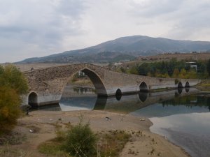 İ̇htişamlı Duruşuyla Taş Köprü 5 Asırdır Ayakta