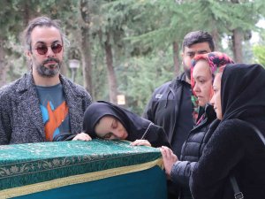 Trafik Kazasında Hayatını Kaybeden Tiyatro Organizatörü Son Yolculuğuna Uğurlandı