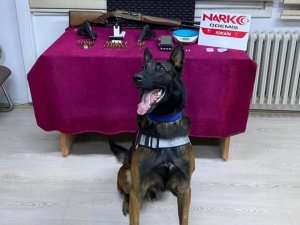 Eğlence Mekanındaki Uyuşturucu Madde Ticaretine Baskın, 3 Gözaltı