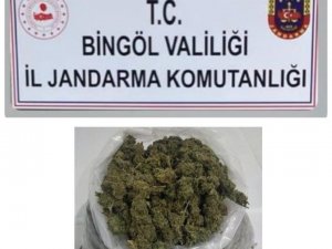 Bingöl’de Araç İçinde 1 Kilo Kubar Esrar Ele Geçirildi