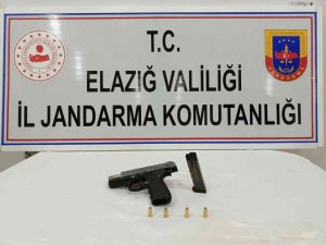 Elazığ’da Ruhsatsız Tabanca Ele Geçirdi