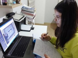 Kendisi Van’da Dersi Aydın’da