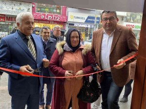 Elektrikli Testere İle Yaptığı Vahşi Doğa Heykelleri Sergiledi