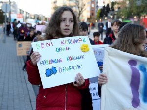Nilüferli Çocuklar, Hakları İçin Yürüdü