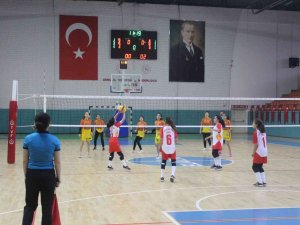 Elazığ’da Okul Sporları Voleybol Müsabakaları Başladı