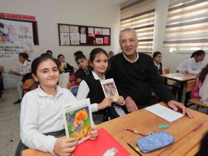 Başkan Tarhan’dan Öğrencilere Tavsiye: "Yaşamın Her Alanında Kitap Okuyun"