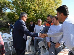 Dere Islah Çalışmaları Tamamlanan Mahallede Yemekli Kutlama