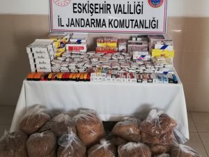 Yasa Dışı Bandrolsüz Ve Hologramsız Tütün Ürünü Satan Şahıslar Yakayı Ele Verdi