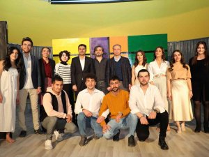 Ağrı’da "Son Ders Zili" Adlı Tiyatro Oyunu Sahnelendi