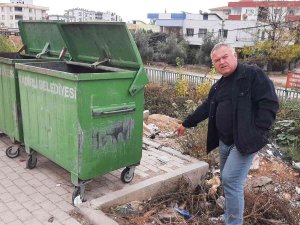 Çöpe Atılan Çuvaldan Yavru Köpekler Çıktı