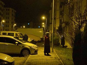 Vatandaşlar Deprem Sonrası Sokakta Bekledi
