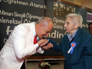 Büyükçekmece Belediye Başkanı Akgün: “Toplumlar Öğretmenlerin Sayesinde Aydınlanabilir”