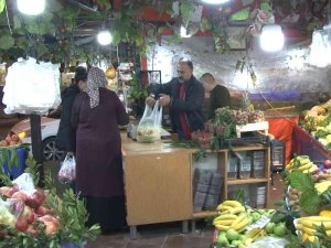 Manav Çalışanı Uyudu, Hırsız Peyder Pey Manavı Soydu