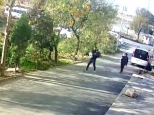 Sultangazi’de Araçtaki Erzak Kolilerini Böyle Çaldılar