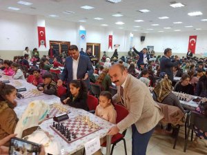 Bahçesaray’da 350 Öğrencinin Katılımıyla ‘Satranç Şenliği’