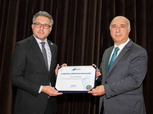 Sü, Yökak Kurumsal Akreditasyon Belgesini Aldı